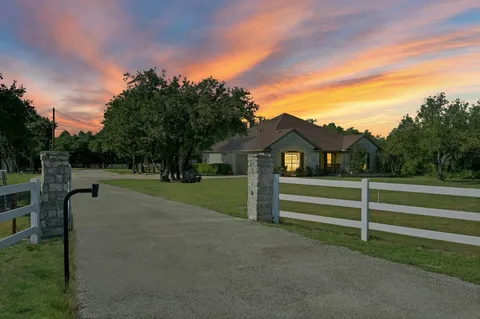 $675,000 | 144 Sundance Trail, Liberty Hill, TX 78642
