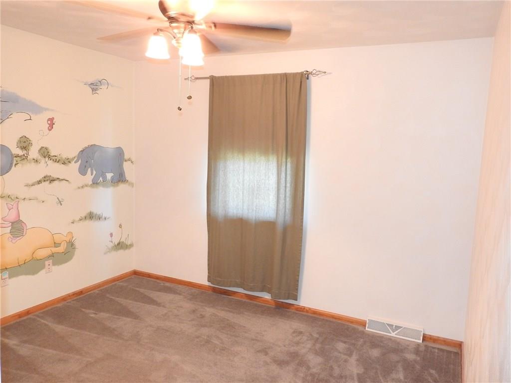 300 Finley Road Pittsburgh, PA 15239 - Photo 13 of 18