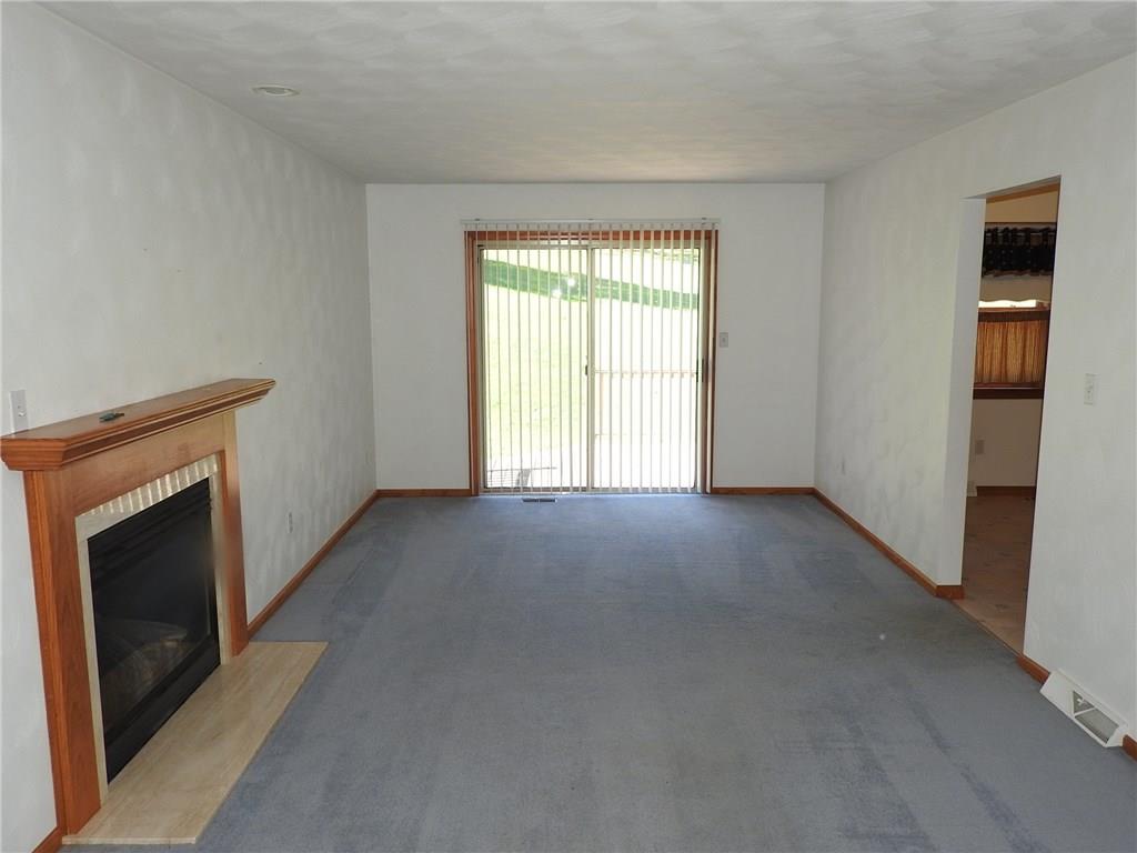 300 Finley Road Pittsburgh, PA 15239 - Photo 3 of 18