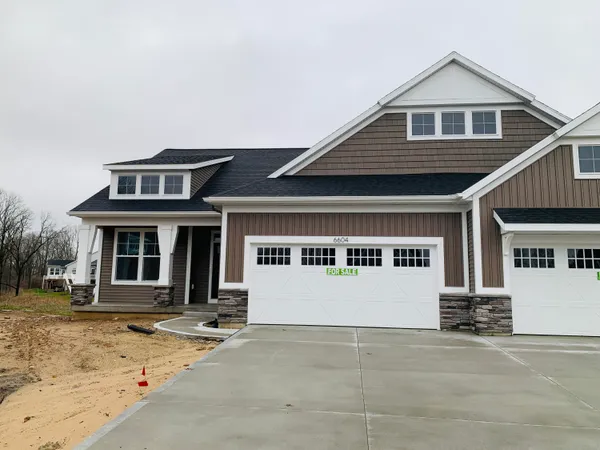 $539,900 | 6604 Timber Crst Drive Northeast, Unit 54, Rockford, MI 49341