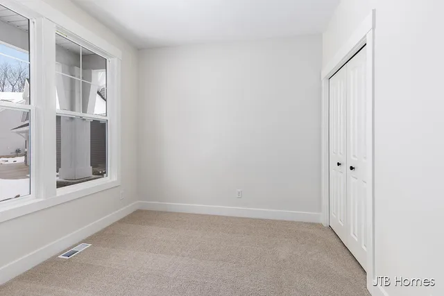 $539,900 | 6604 Timber Crst Drive Northeast, Unit 54, Rockford, MI 49341