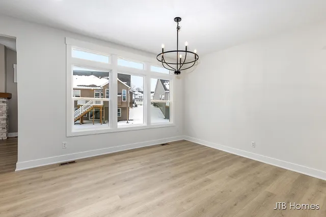 $539,900 | 6604 Timber Crst Drive Northeast, Unit 54, Rockford, MI 49341