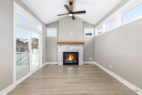 $539,900 | 6604 Timber Crst Drive Northeast, Unit 54, Rockford, MI 49341