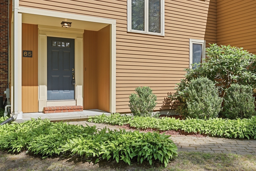 65 Bennett Street Hudson, MA 01749 - Photo 3 of 42