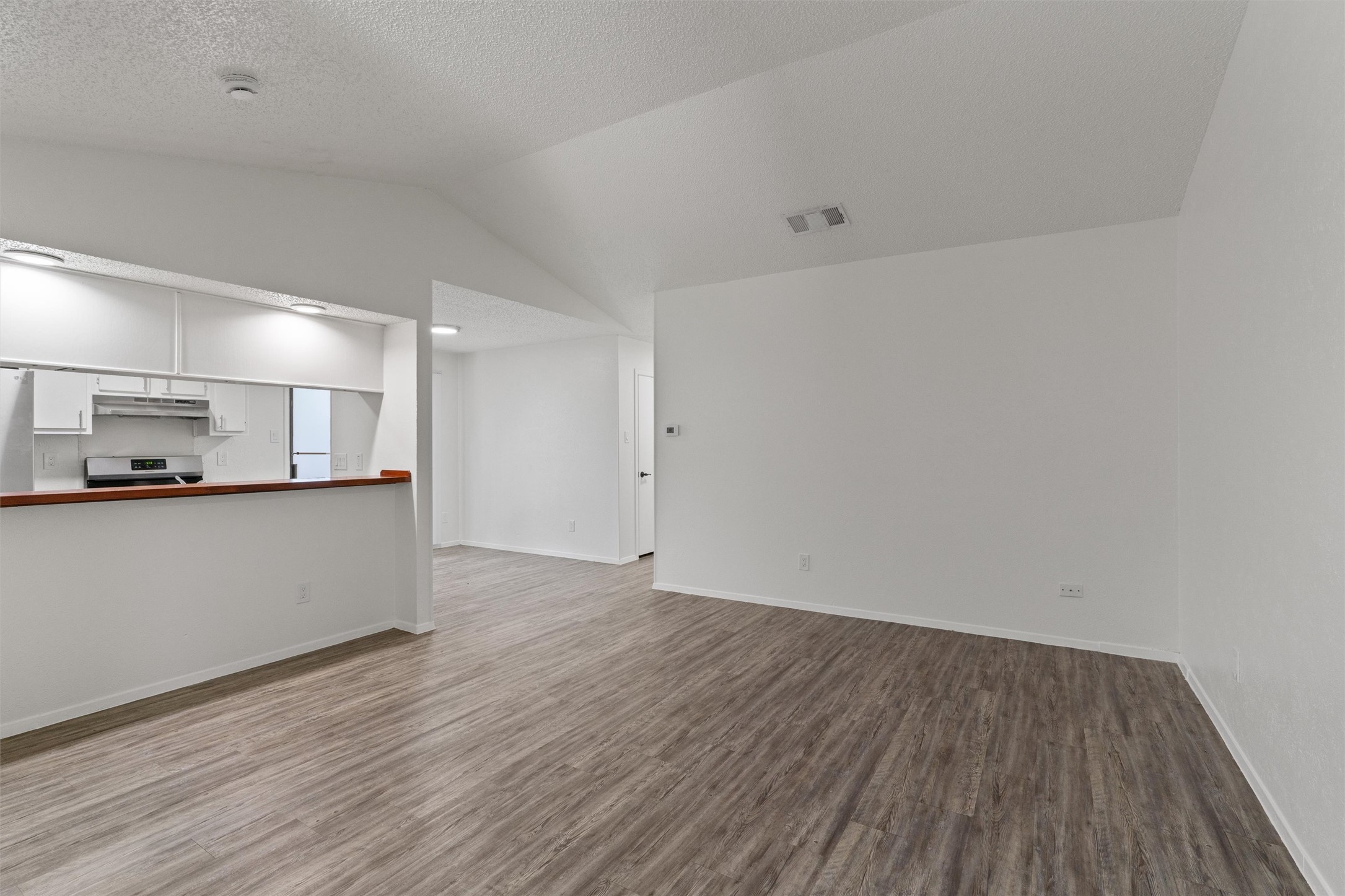 11411 Walnut Ridge Drive, Unit B Austin, TX 78753 - Photo 3 of 18