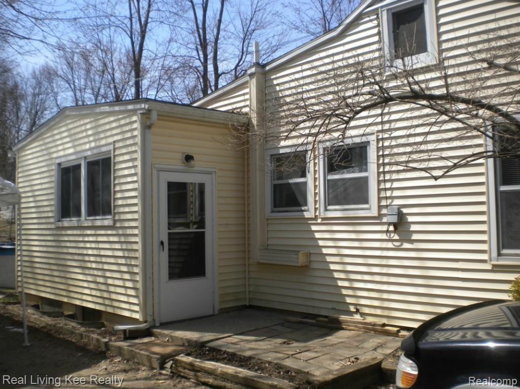 93 Childress Avenue Rochester, MI 48307 - Photo 7 of 8 Side Door.jpg