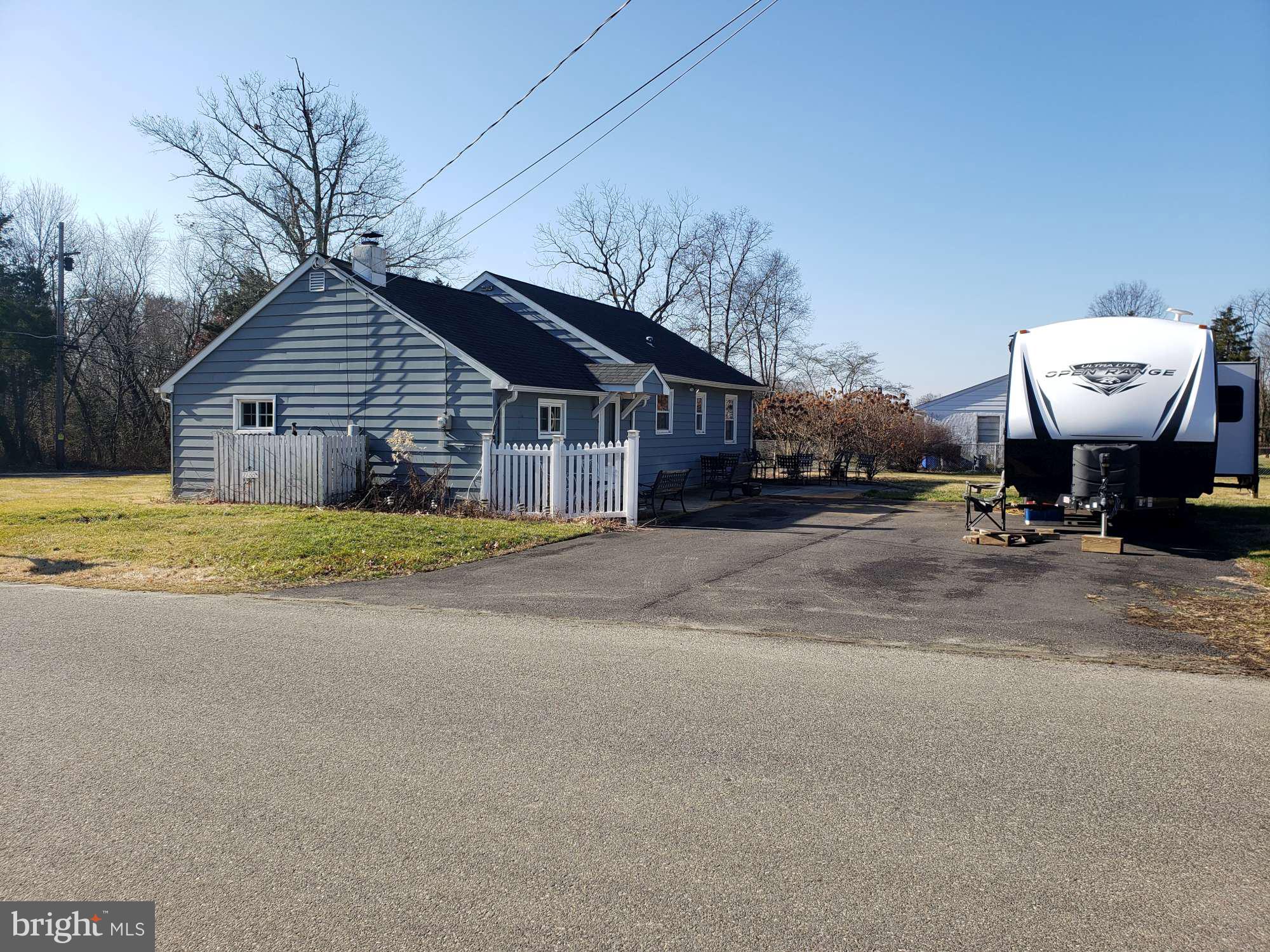 2733 Monmouth Road Jobstown, NJ 08041 - Photo 9 of 10 Lots of parking