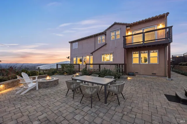 $1,990,000 | 3718 Crown Hill Drive, Santa Rosa, CA 95404