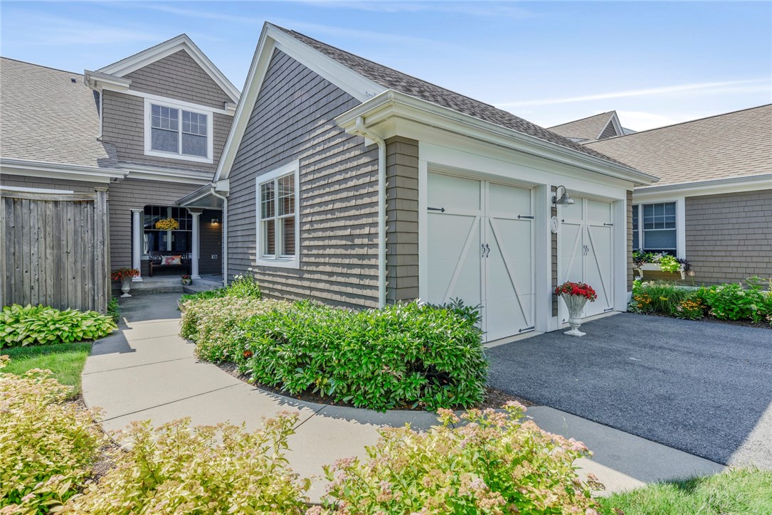 41 Waters Edge Tiverton, RI 02878 - Photo 3 of 40