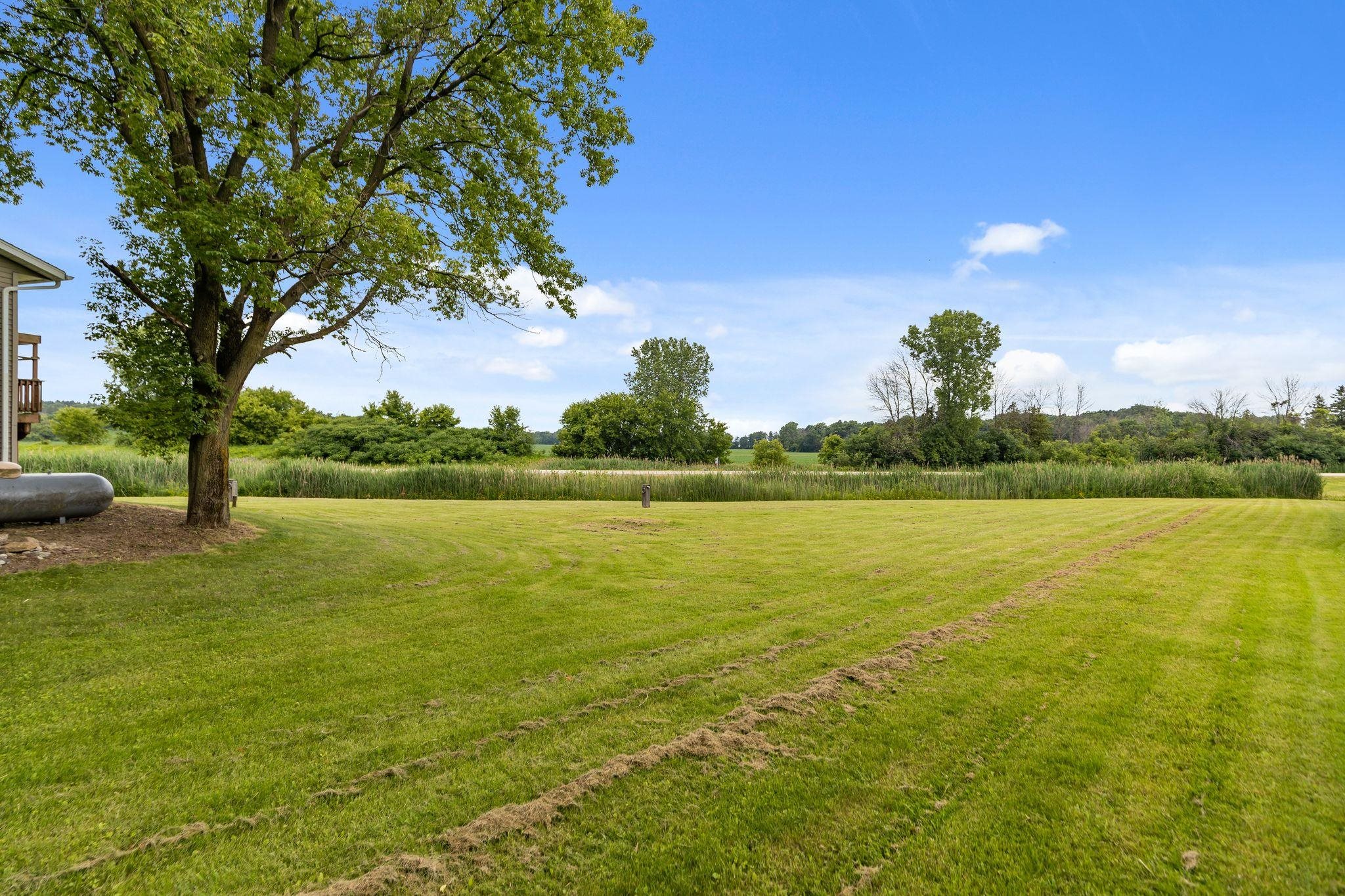 N2749 Evergreen Lane Appleton, WI 54913 - Photo 5 of 41