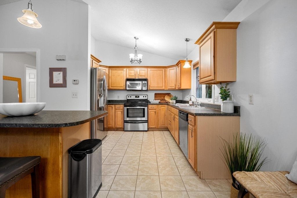26 Munger Road Chicopee, MA 01020 - Photo 13 of 40 Gallery Image 13