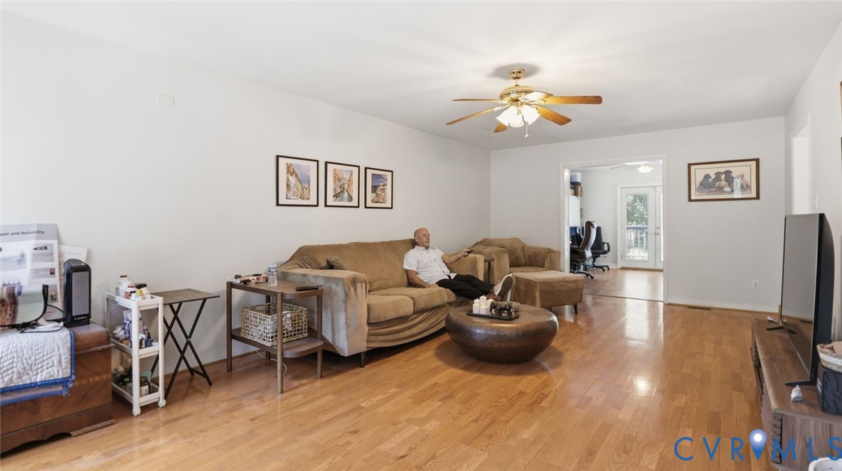 5218 Lockberry Ridge Drive North Chesterfield, VA 23237 - Photo 4 of 30