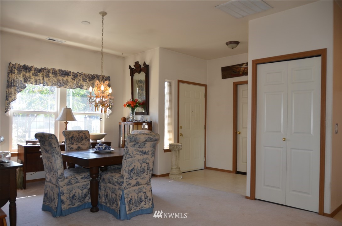 323 North Laventure Road, Unit B Mount Vernon, WA 98273 - Photo 8 of 17 Gallery Image 8