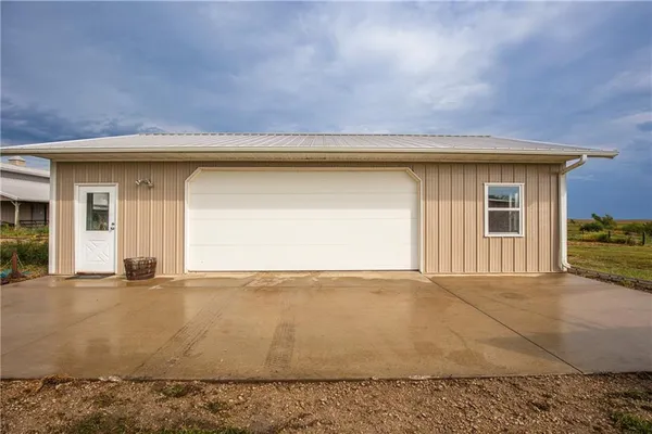 $599,000 | 32714 A Northwest Jackson Road, Richmond, KS 66080