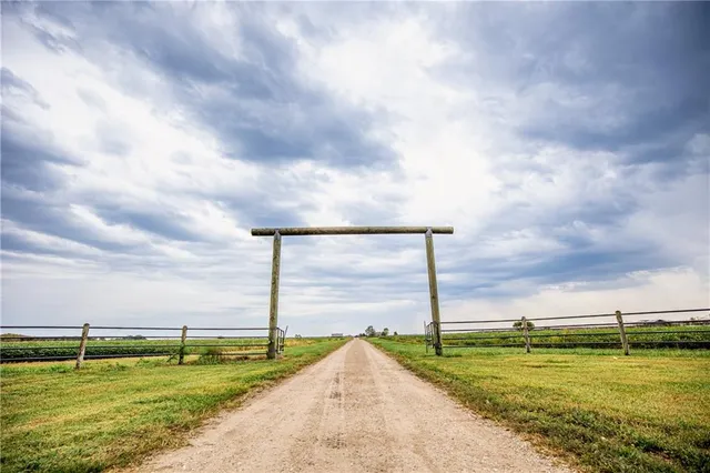 $650,000 | 32714 A Northwest Jackson Road, Richmond, KS 66080