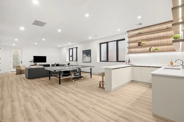 $7,295,000 | 5 Deer Path Lane, Weston, MA 02493