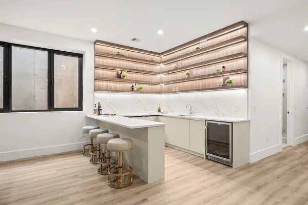 $7,295,000 | 5 Deer Path Lane, Weston, MA 02493