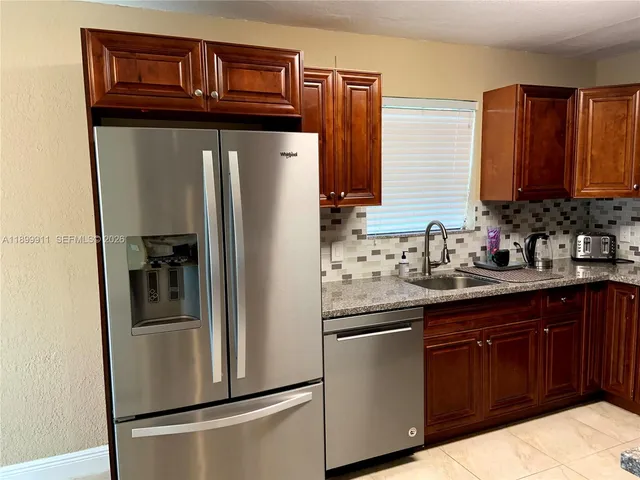 $3,600 | 6407 Southwest 5th Street, Pembroke Pines, FL 33023