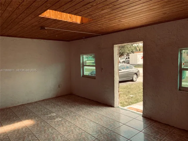 $3,800 | 6407 Southwest 5th Street, Pembroke Pines, FL 33023