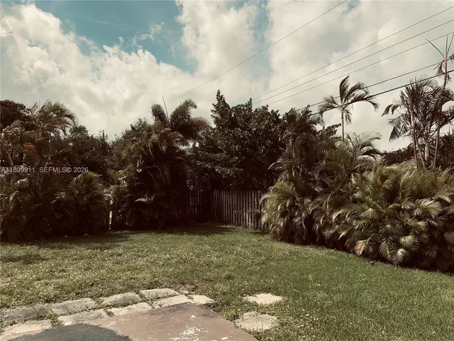 $3,600 | 6407 Southwest 5th Street, Pembroke Pines, FL 33023