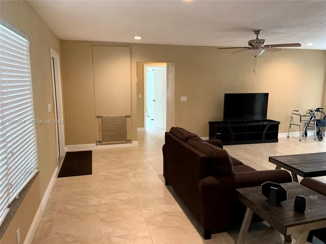 $3,600 | 6407 Southwest 5th Street, Pembroke Pines, FL 33023
