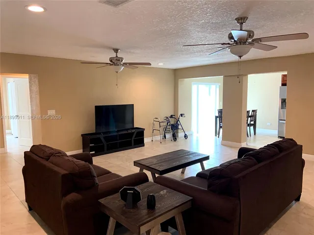 $3,600 | 6407 Southwest 5th Street, Pembroke Pines, FL 33023
