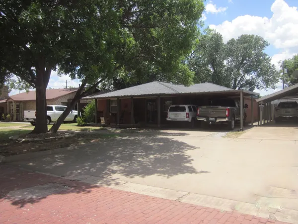 $229,000 | 307 Ave G Northwest, Childress, TX 79201
