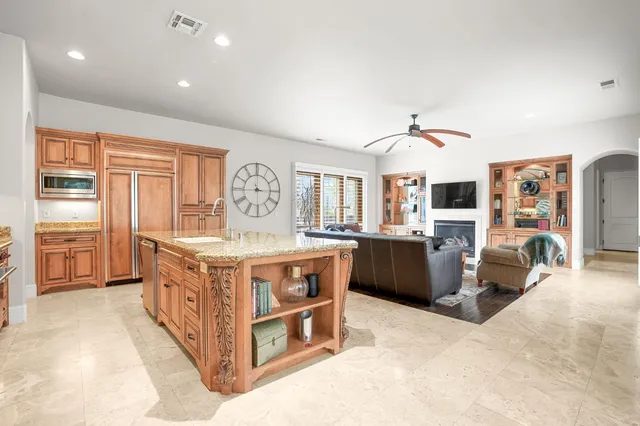 a view of a walk in closet