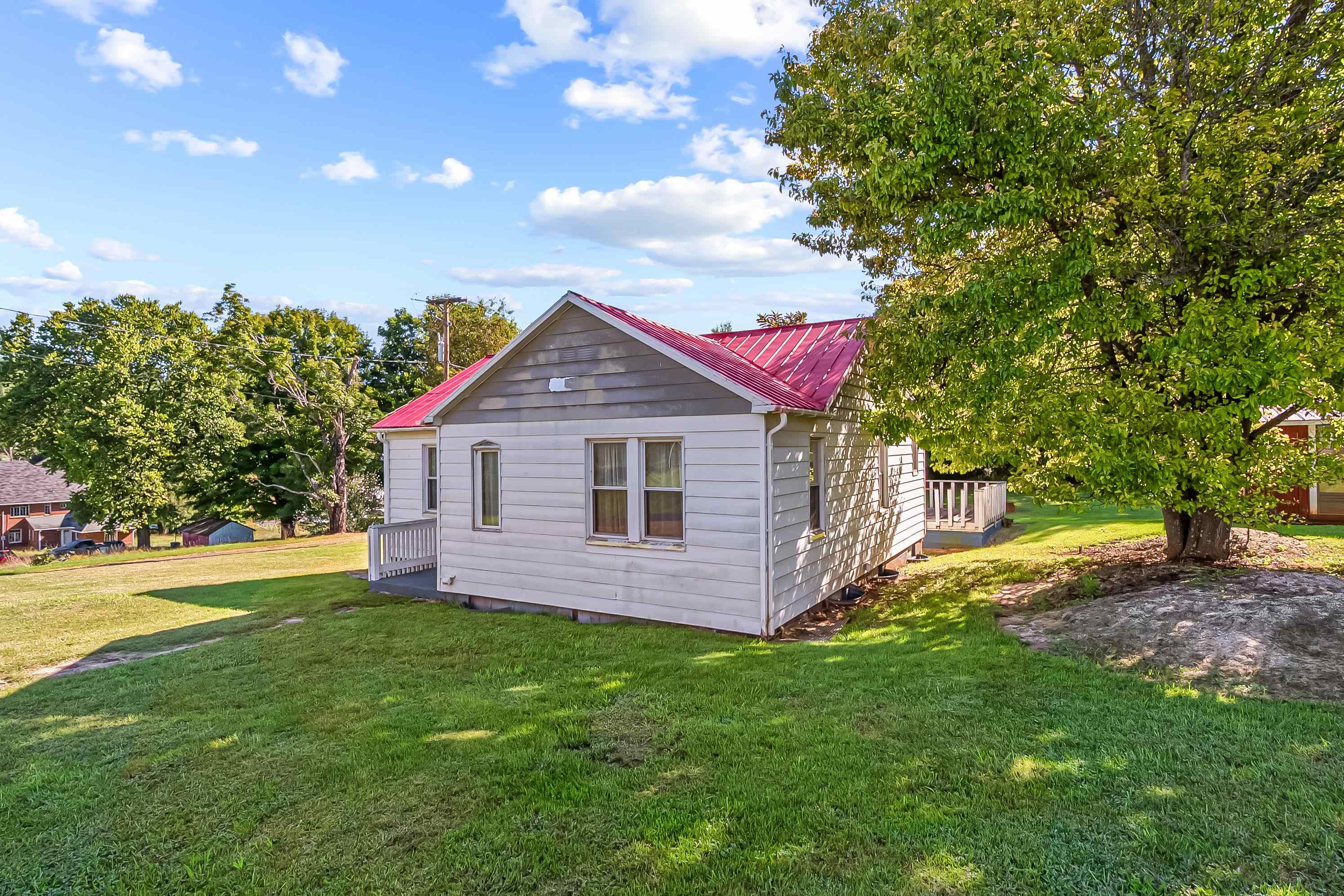 772 Painters Hill Road Ivanhoe, VA 24350 - Photo 4 of 59 Gallery Image 4