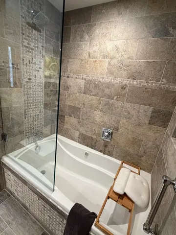 $675,444 | 501 Glenwood Trail, Elgin, IL 60120