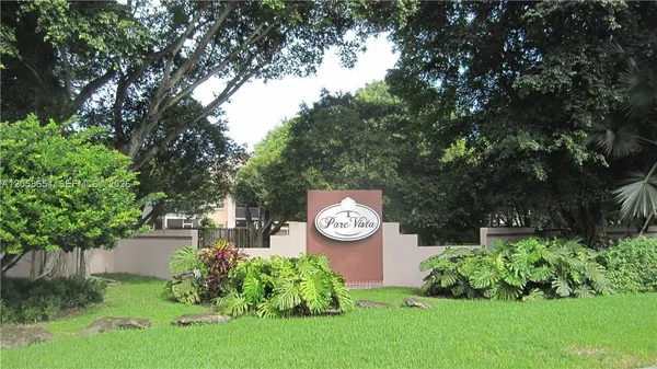 $2,200 | 13944 Southwest 90th Terrace, Unit 13944, Miami, FL 33186