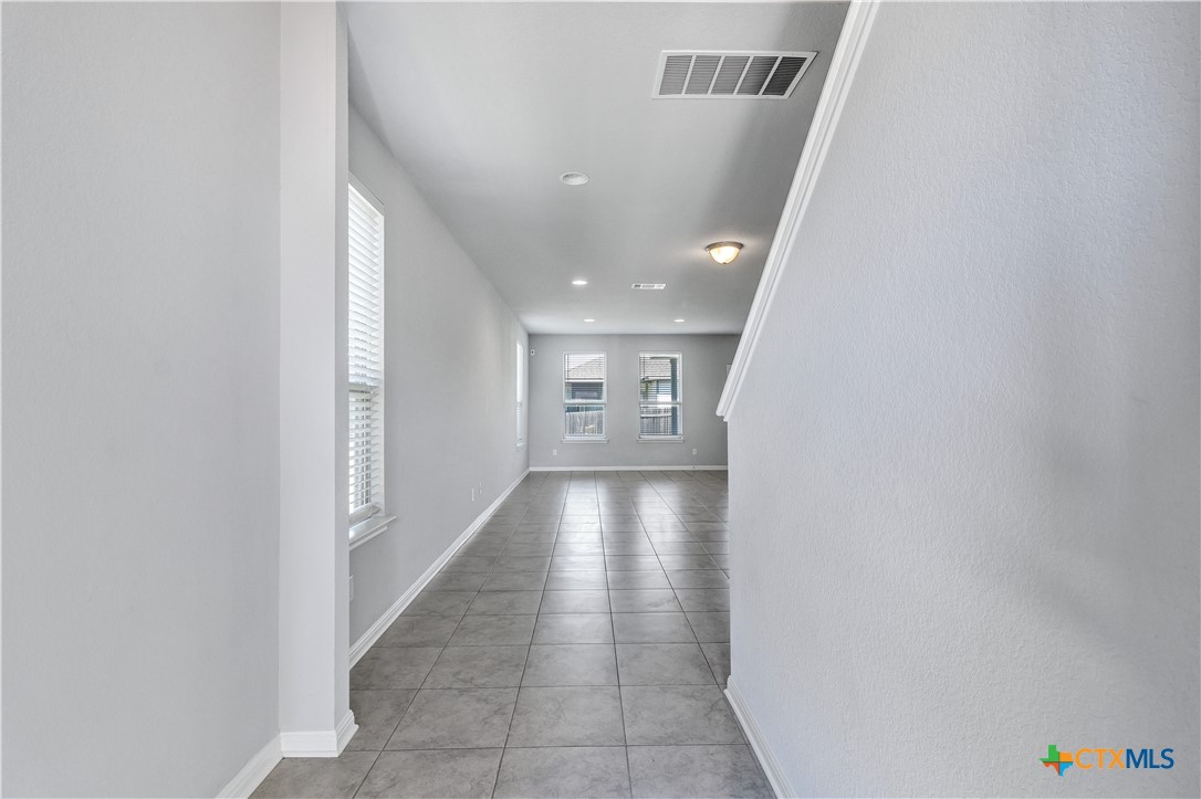 128 Old Stagecoach Road Jarrell, TX 76537 - Photo 4 of 34 Gallery Image 4