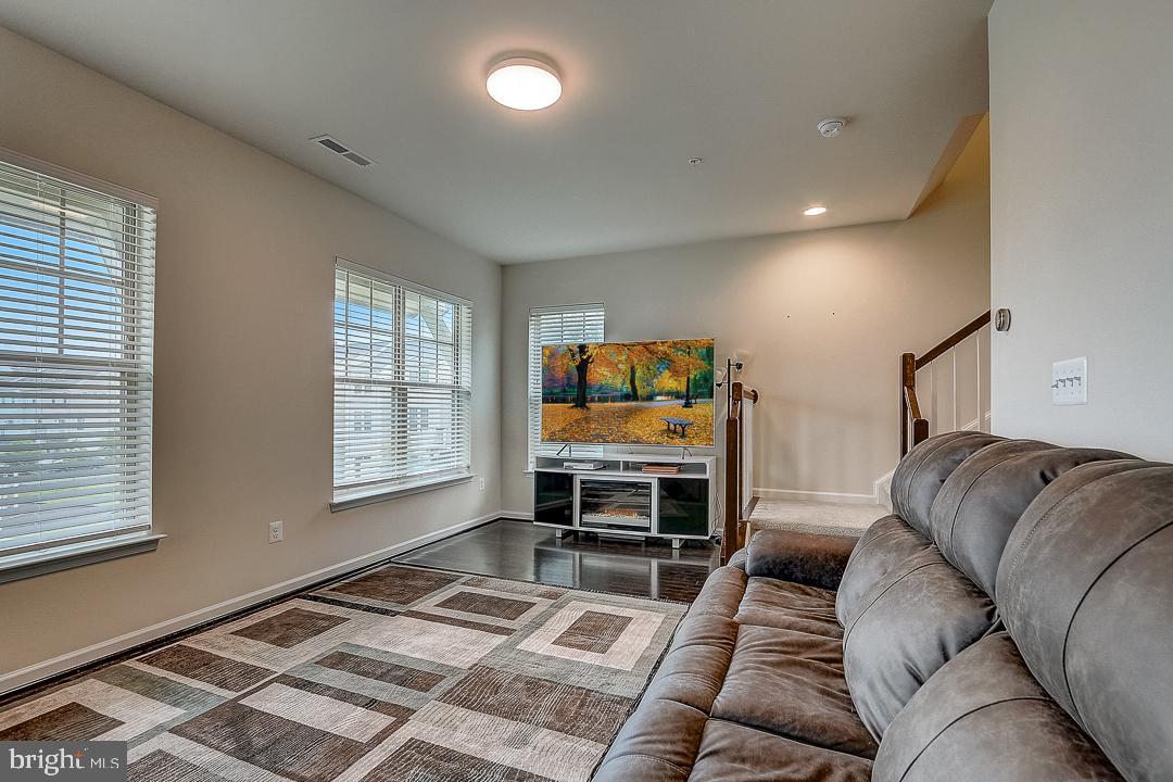 1131 Red Hawk Way Severn, MD 21144 - Photo 15 of 52 Gallery Image 15