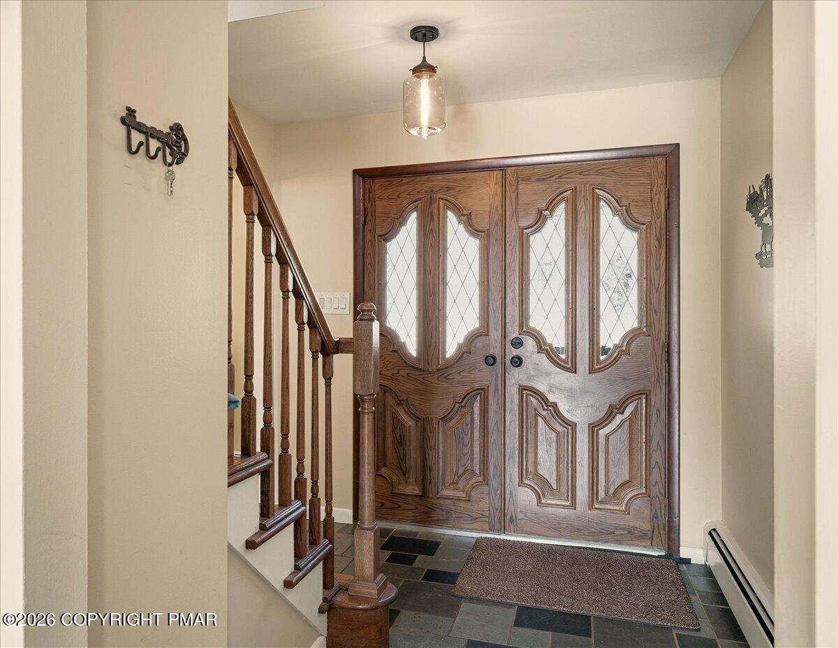 601 Heiden Road Bangor, PA 18013 - Photo 22 of 40 Foyer / Entry
