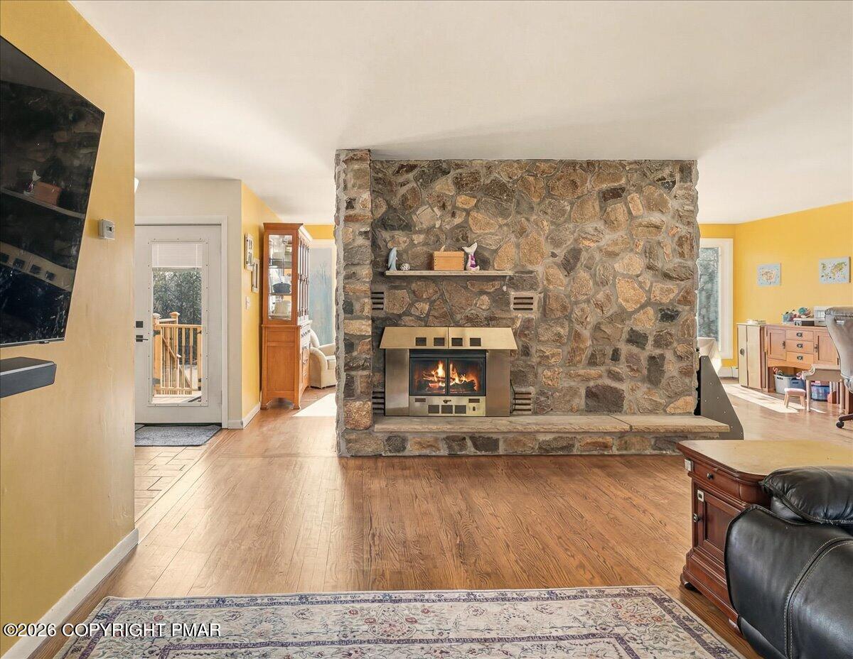601 Heiden Road Bangor, PA 18013 - Photo 4 of 40 Fireplace