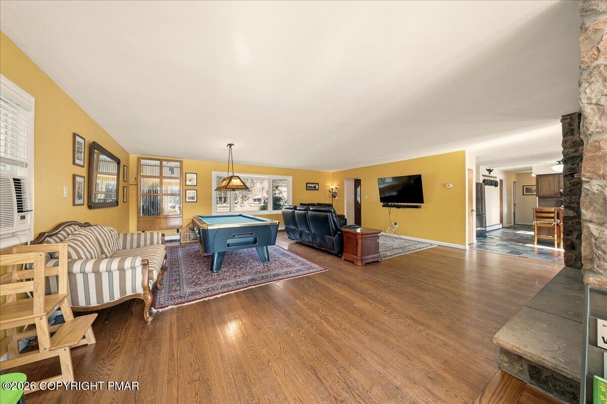 601 Heiden Road Bangor, PA 18013 - Photo 8 of 40 Living Room