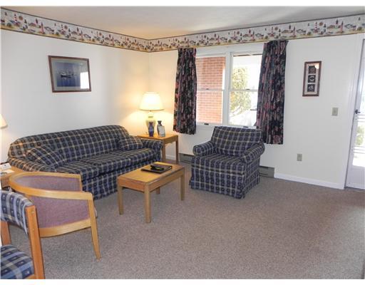 1351 Post Road, Unit 122 Wells, ME 04090 - Photo 2 of 8 Living Room.