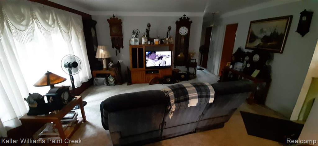 301 Thalia Avenue Rochester Hills, MI 48307 - Photo 2 of 16