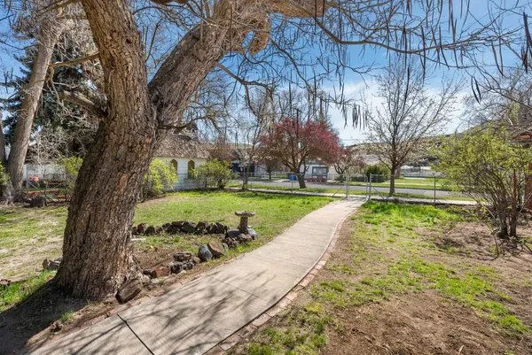 $99,000 | 110 East Weston Street, Kahlotus, WA 99335