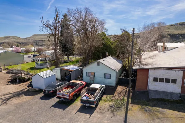 $99,000 | 110 East Weston Street, Kahlotus, WA 99335