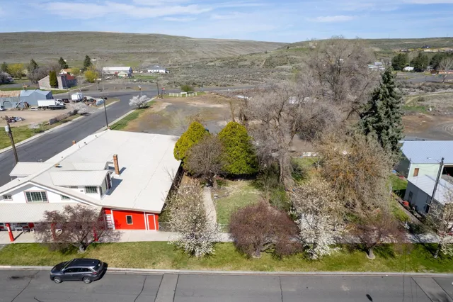 $115,000 | 110 East Weston Street, Kahlotus, WA 99335