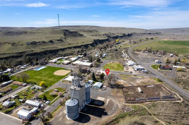 $115,000 | 110 East Weston Street, Kahlotus, WA 99335