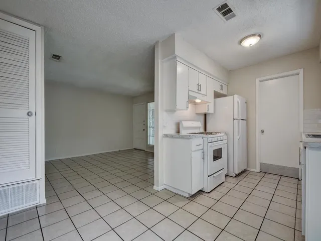 a kitchen that has a stove