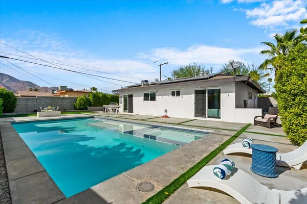 $595,000 | 359 West Bon Air Drive, Palm Springs, CA 92262