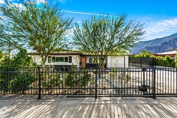 $595,000 | 359 West Bon Air Drive, Palm Springs, CA 92262
