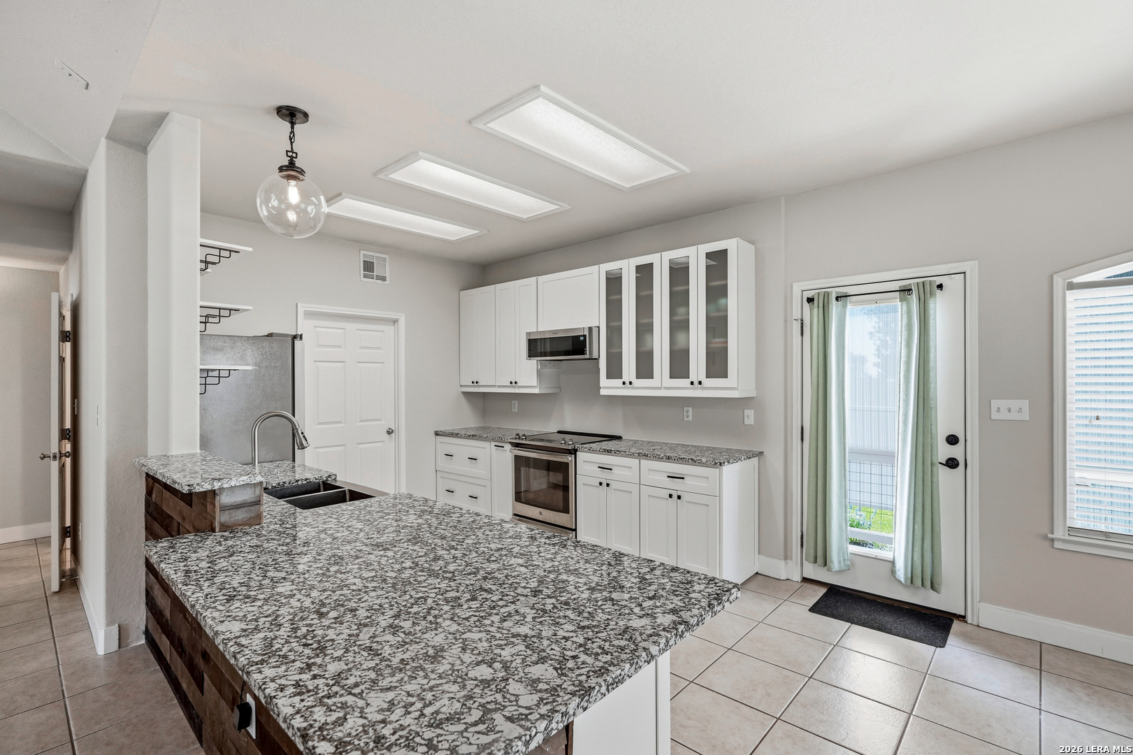 1620 Point View Spring Branch, TX 78070 - Photo 6 of 52