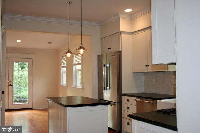 132 Cascade Road Springfield, PA 19064 - Photo 13 of 65 Kitchen looking in to Breakfast Room