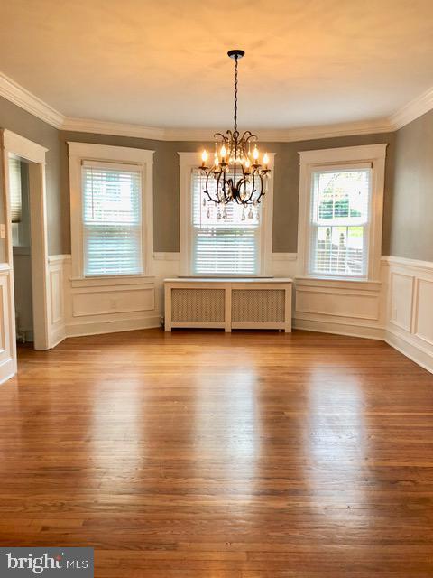132 Cascade Road Springfield, PA 19064 - Photo 17 of 65 Dining Room bay & gleaming hardwoods