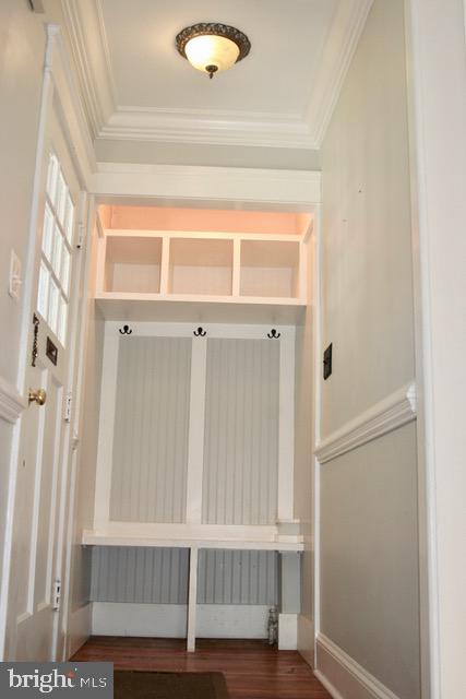 132 Cascade Road Springfield, PA 19064 - Photo 4 of 65 Entry Hall with nook