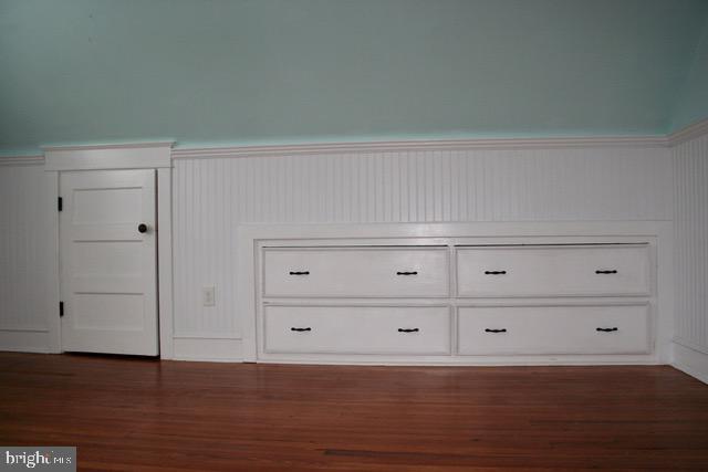 132 Cascade Road Springfield, PA 19064 - Photo 39 of 65 Master Bedroom built ins